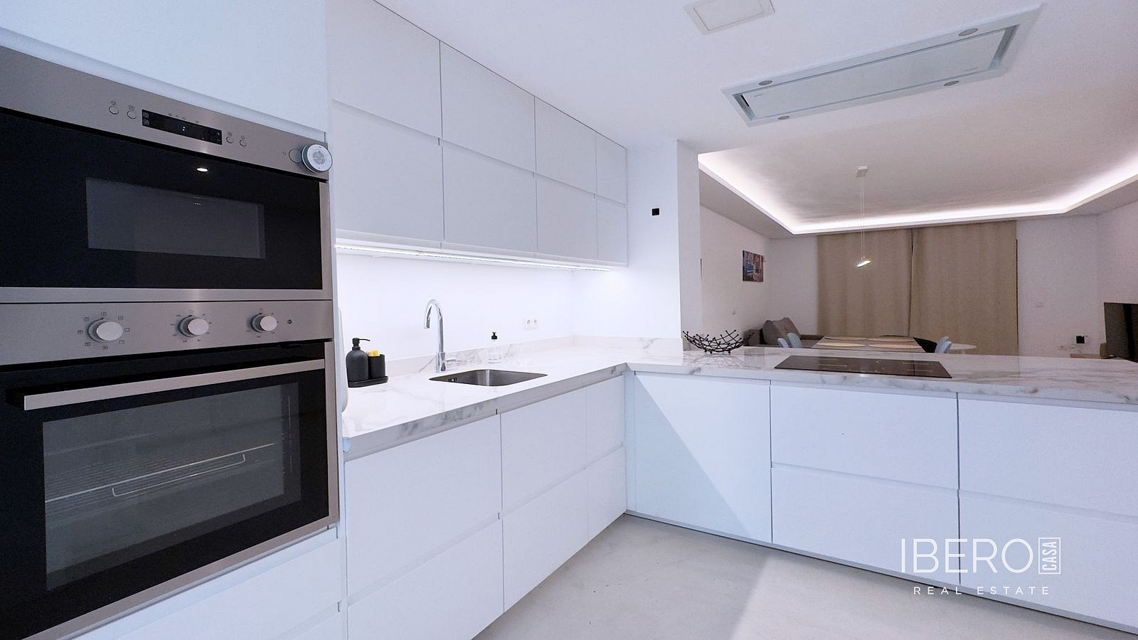 Piso 3+kk – Marbella, Nueva Andalucía - Vista 3