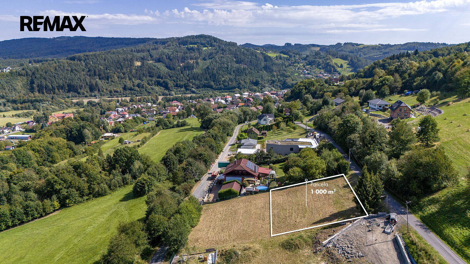 Prodej stavebního pozemku 1 000 m² – fotografie 2