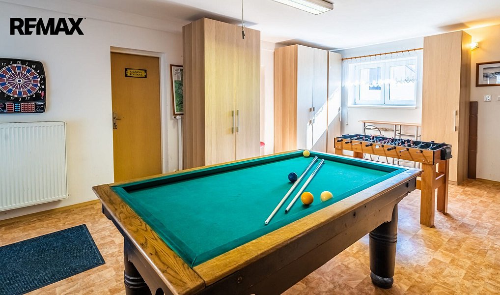 Prodej ubytovacího objektu 818 m², Karolinka – náhled fotky 11