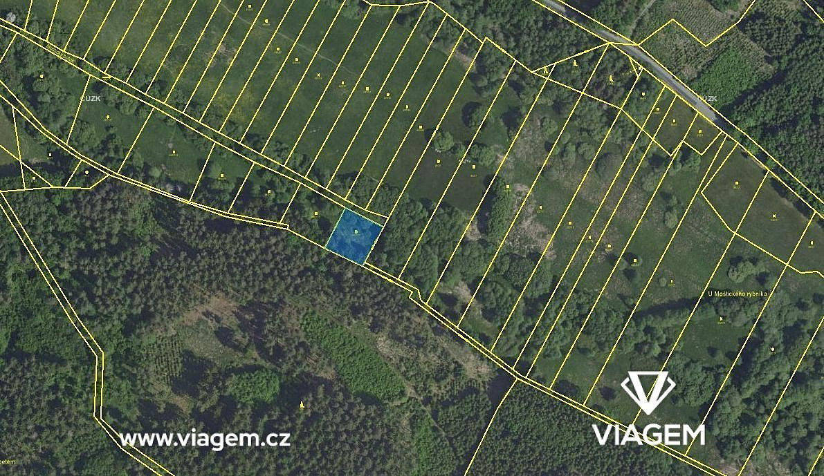 Prodej pole 1 235 m²