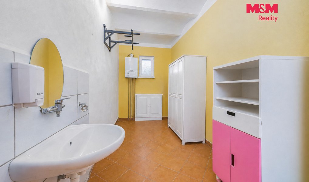 Prodej domu 177 m² s pozemkem 1 742 m², Žleby – náhled fotky 9