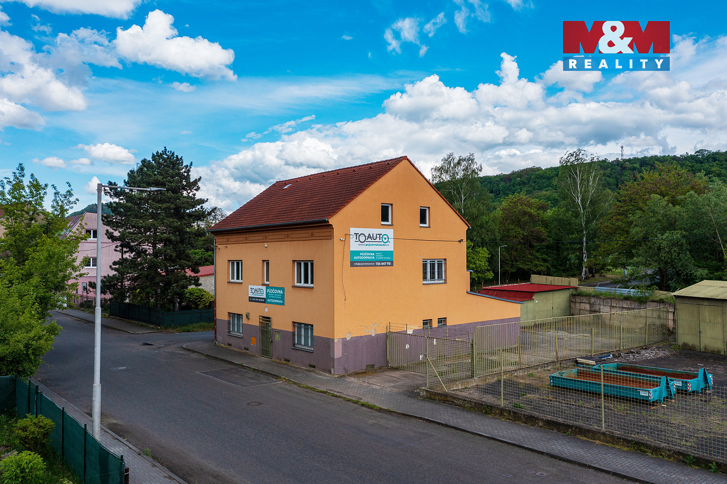 Prodej obchodních prostor 240 m² — photo 2