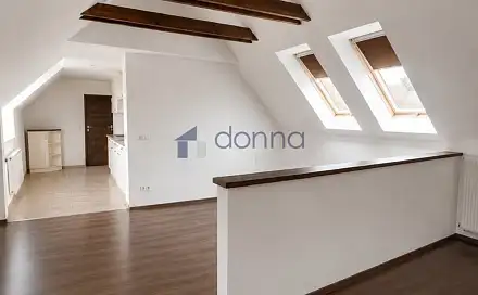Pronájem bytu 3+kk 95 m², Kutnohorská, Praha 10 - Dolní Měcholupy
