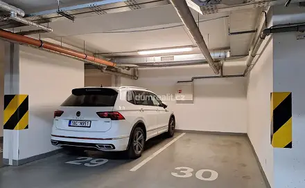 Pronájem garážového stání 12m2 P10 Názovská, Názovská, Praha 10 - Strašnice