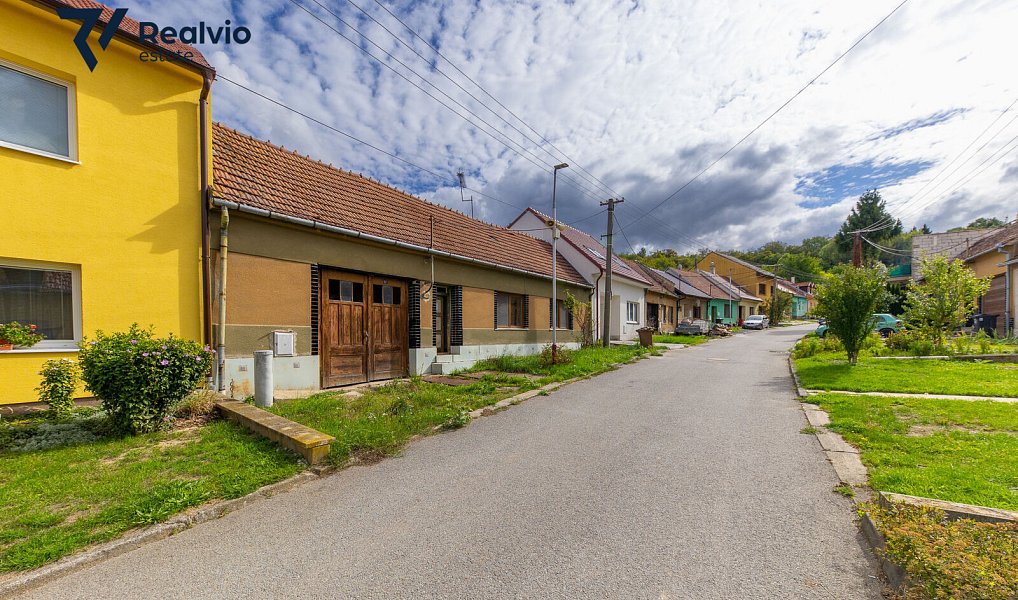 Prodej domu 100 m² s pozemkem 3 385 m², Milešovice – náhled fotky 2
