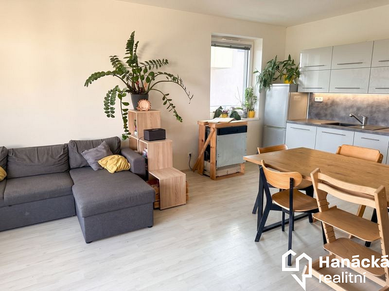 Pronájem bytu 2+kk 59 m² – fotografie 3