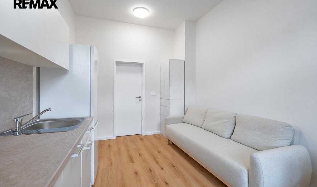 Prodej bytu 1+kk 20 m², Praha – náhled fotky 6