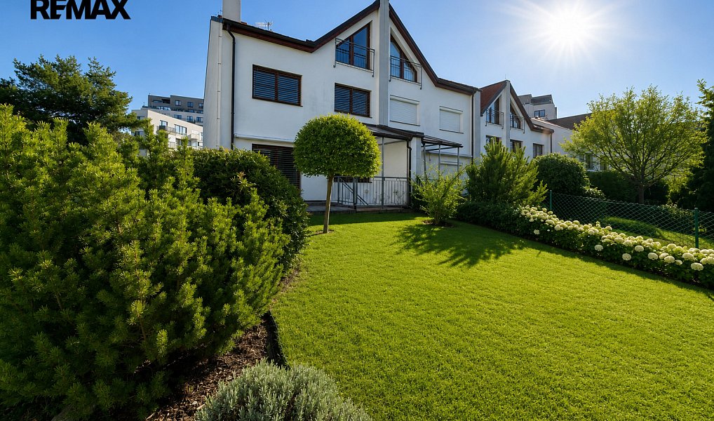 Prodej domu 320 m² s pozemkem 105 m², Praha – náhled fotky 3