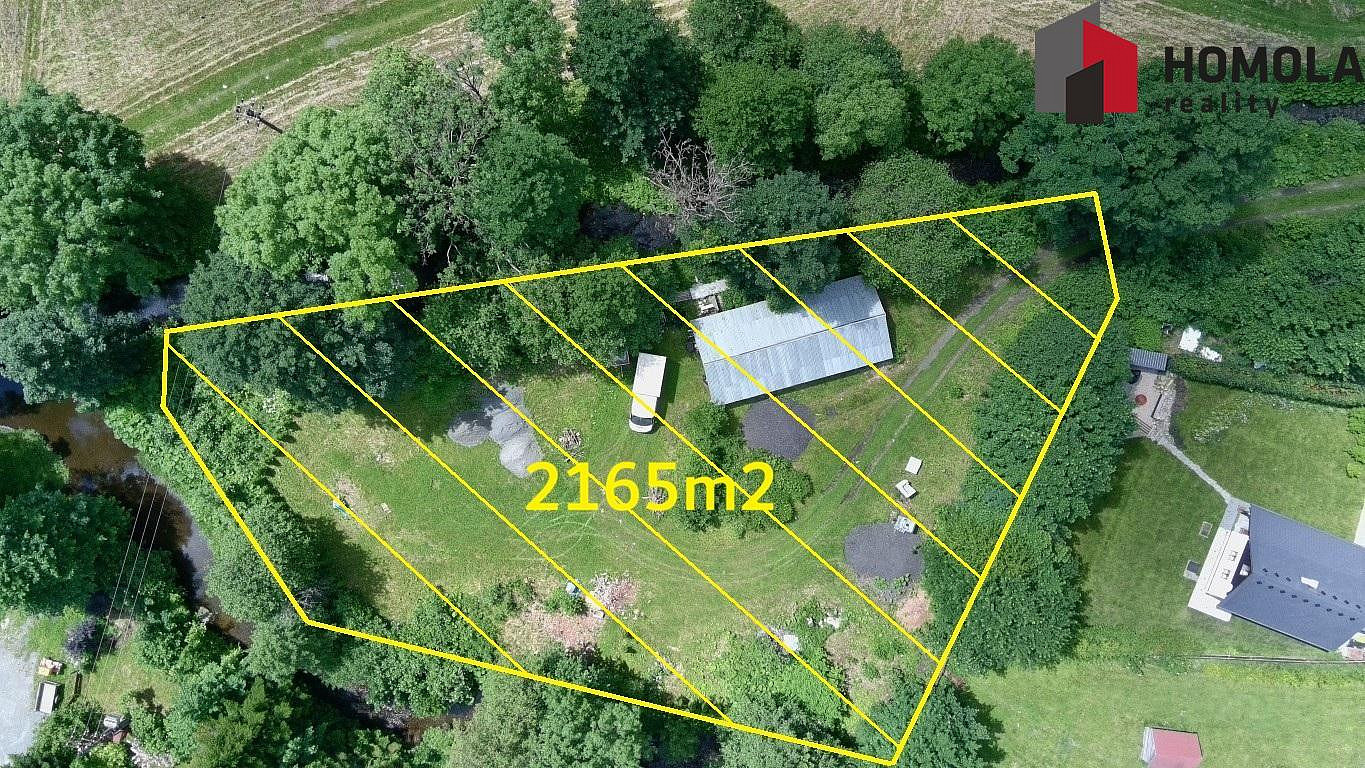 Prodej stavebního pozemku 2 165 m²