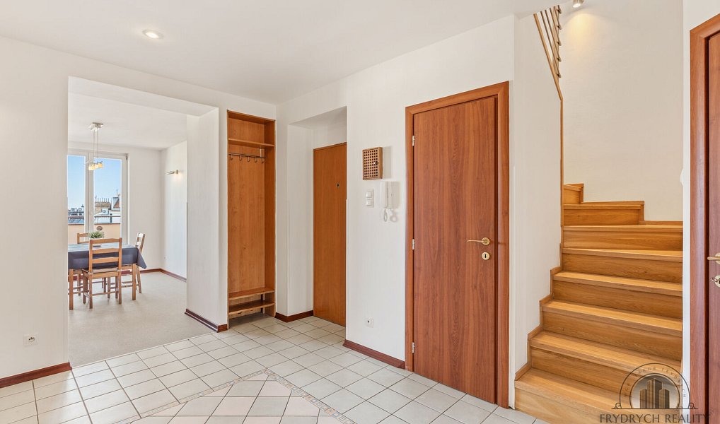 Pronájem bytu 5+1 160 m², Praha – náhled fotky 10