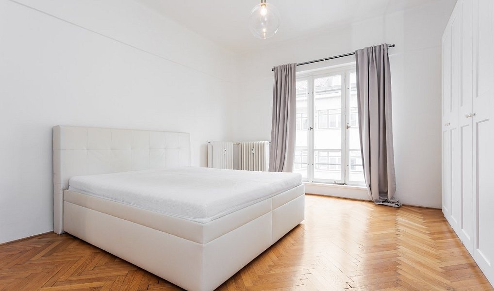Pronájem bytu 3+1 96 m², Praha – náhled fotky 2