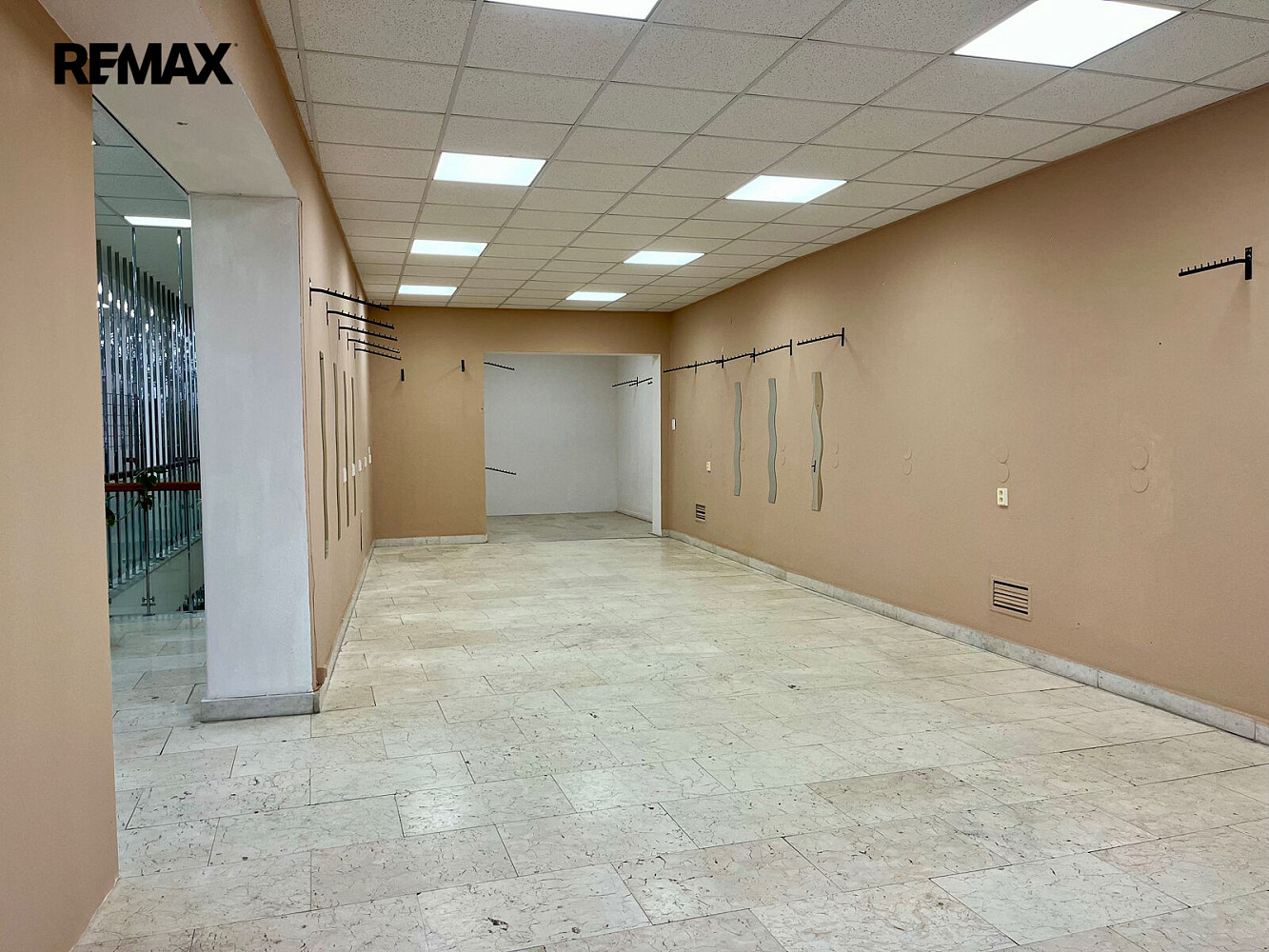 Pronájem obchodních prostor 57 m² – fotografie 4
