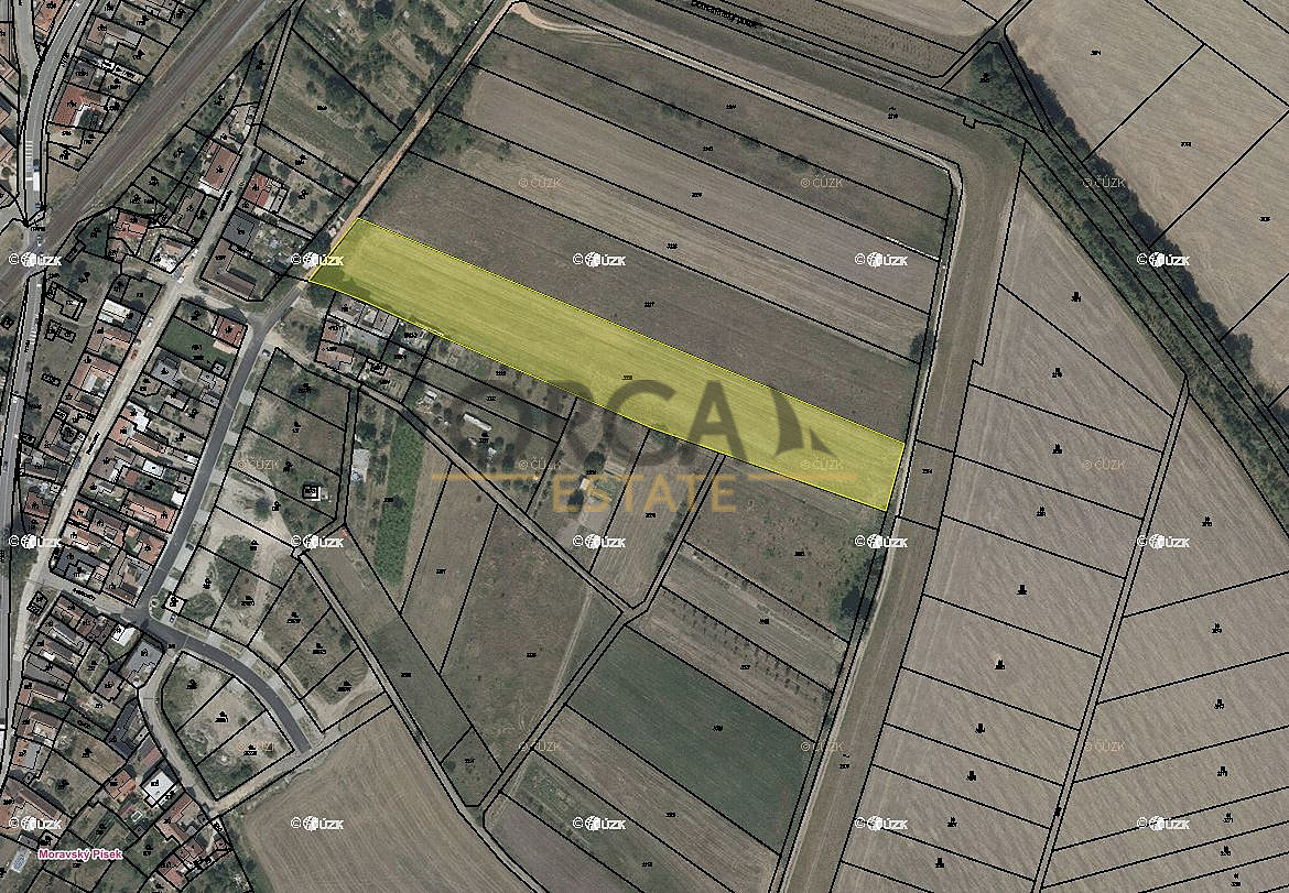 Prodej pole 2 422 m²
