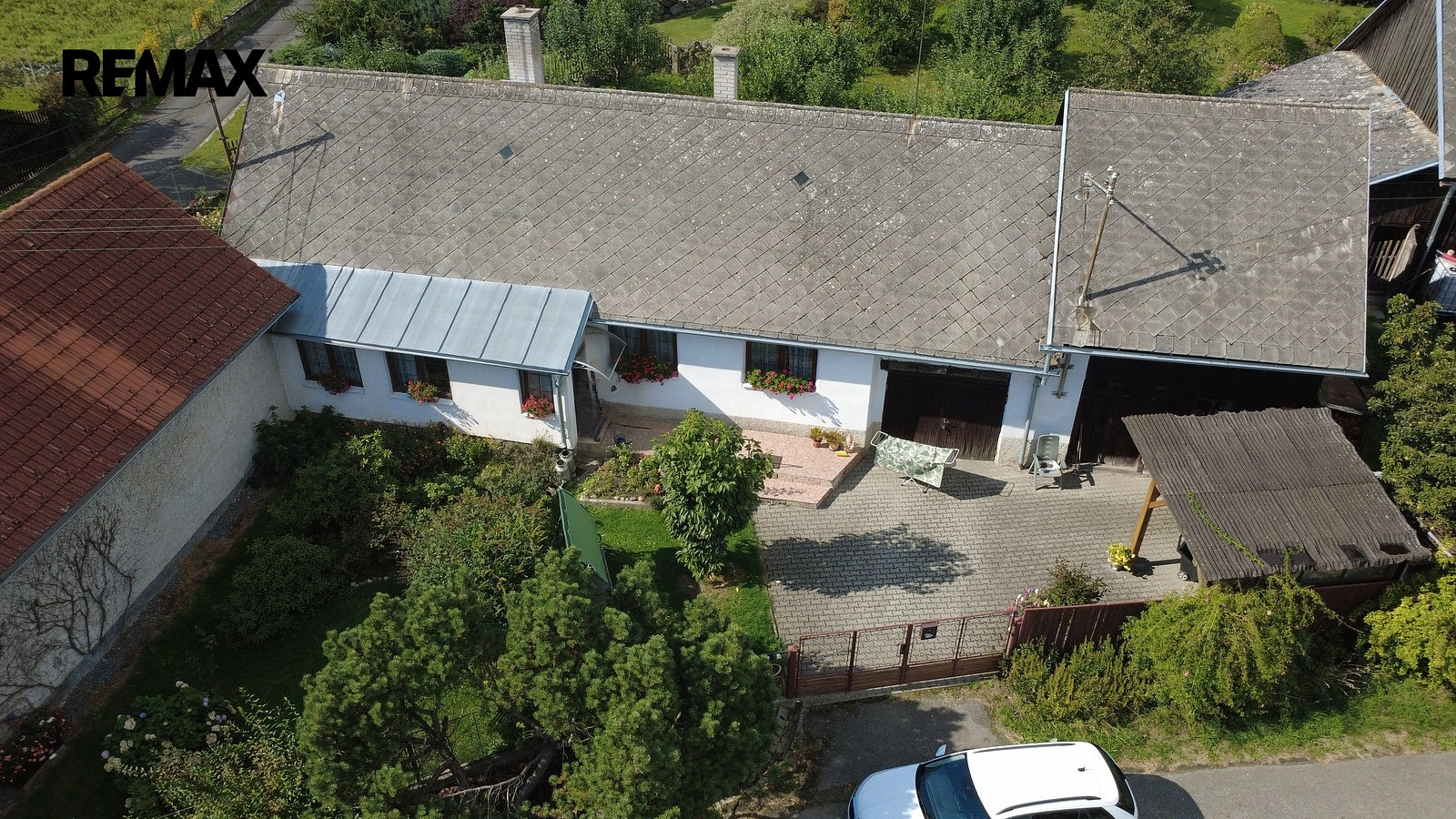 Prodej domu 75 m² s pozemkem 1 019 m² — photo 2