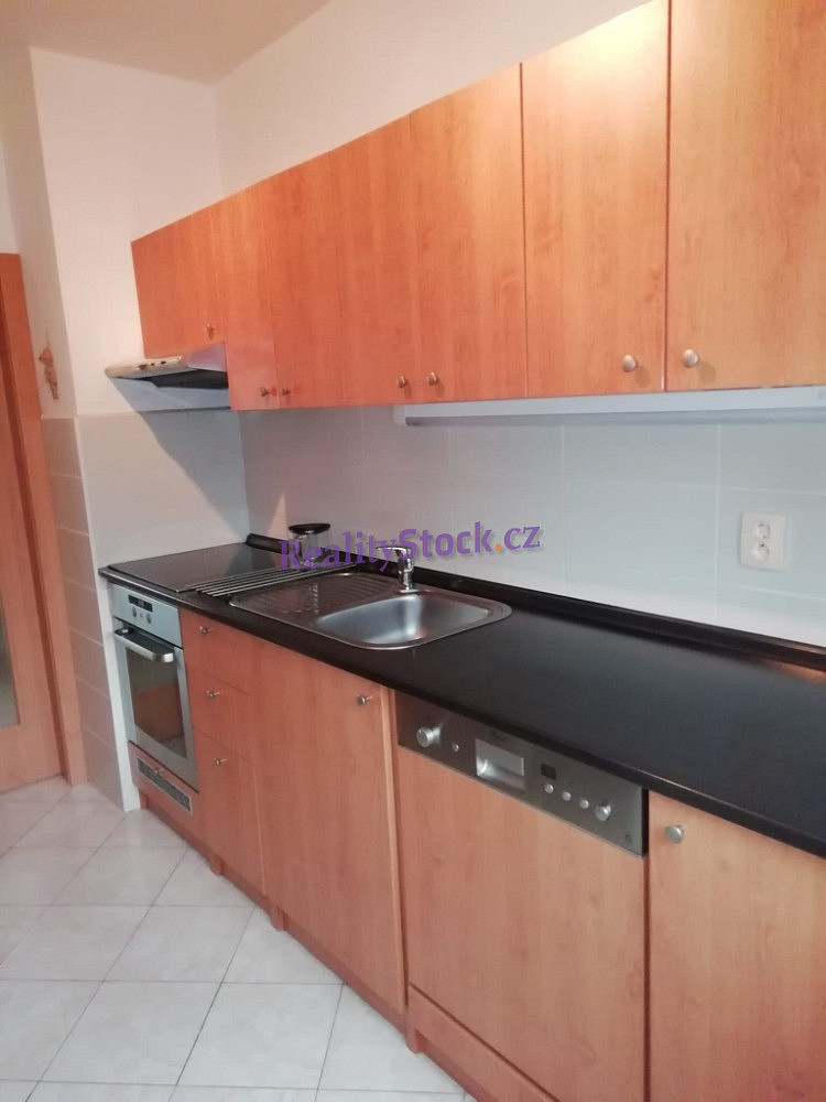 Prodej domu 280 m² s pozemkem 365 m² – fotografie 2