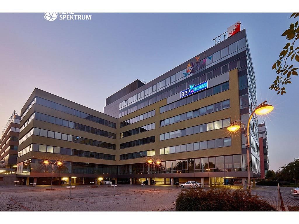 Pronájem kanceláře 577 m² – fotografie 4