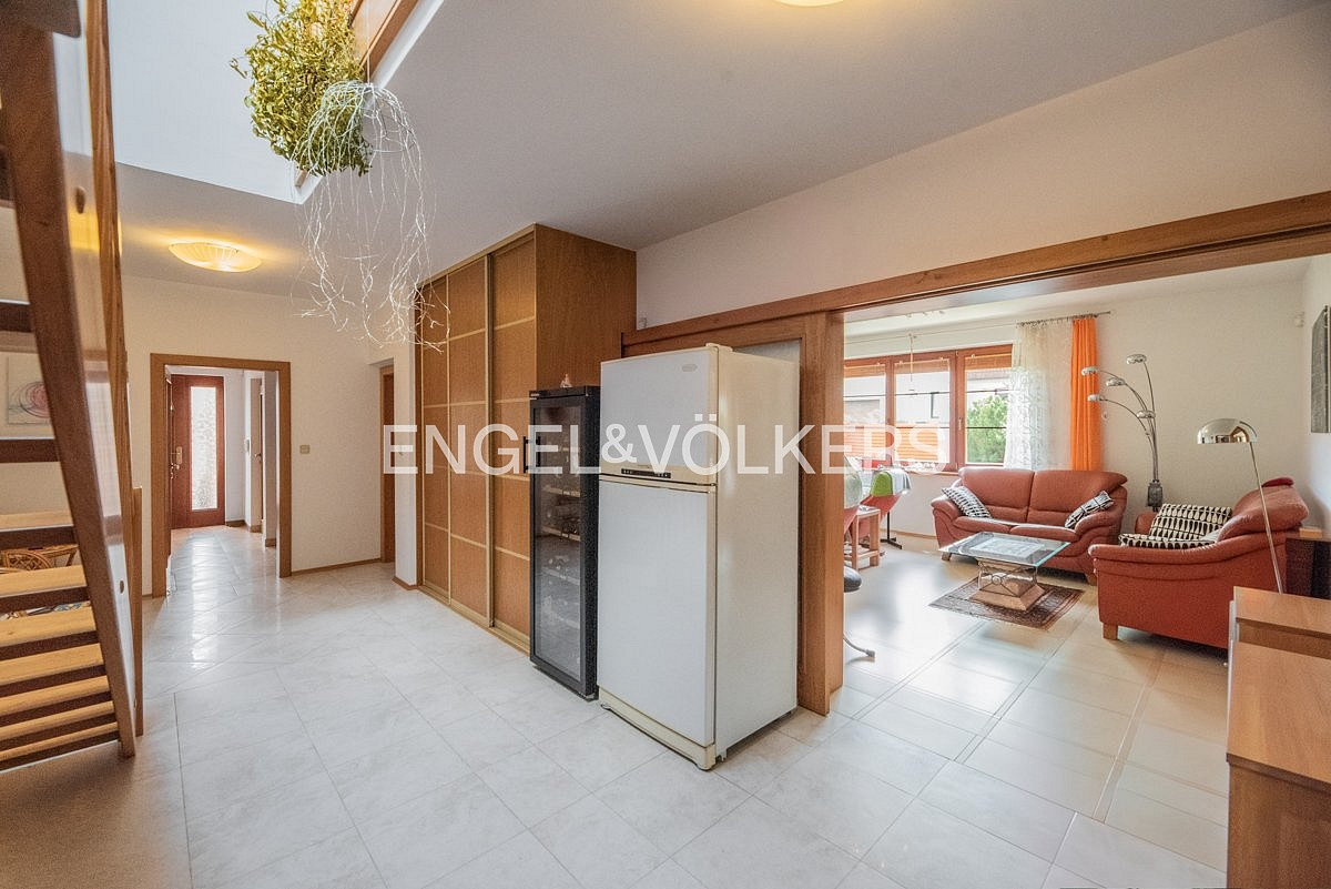 Prodej domu 270 m² s pozemkem 822 m² – fotografie 5