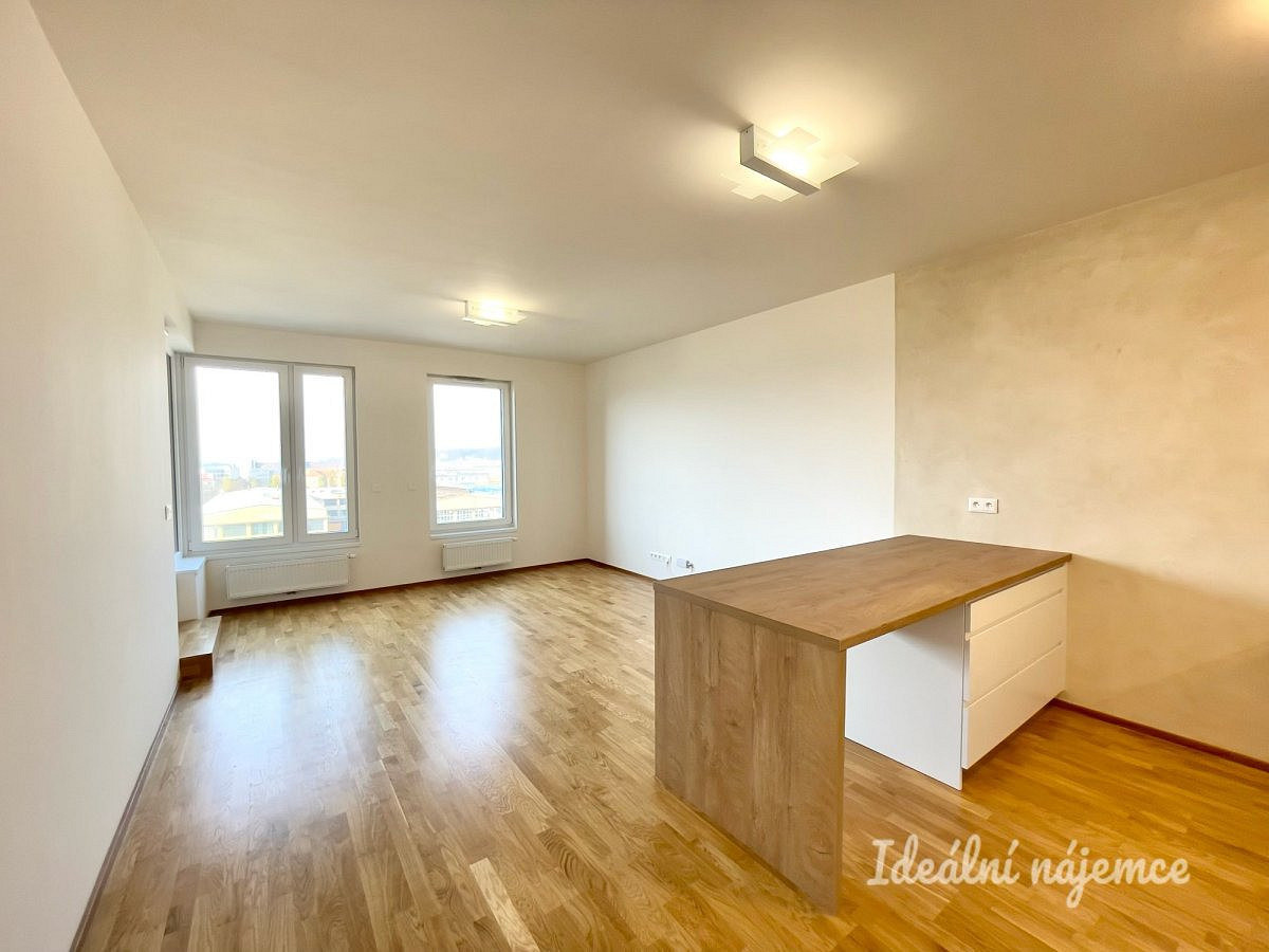 Pronájem bytu 2+kk 57 m² – fotografie 4