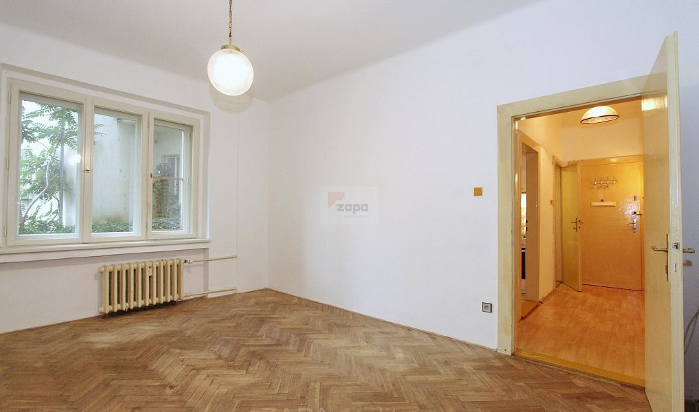 Pronájem bytu 1+1 37 m², Praha – náhled fotky 2