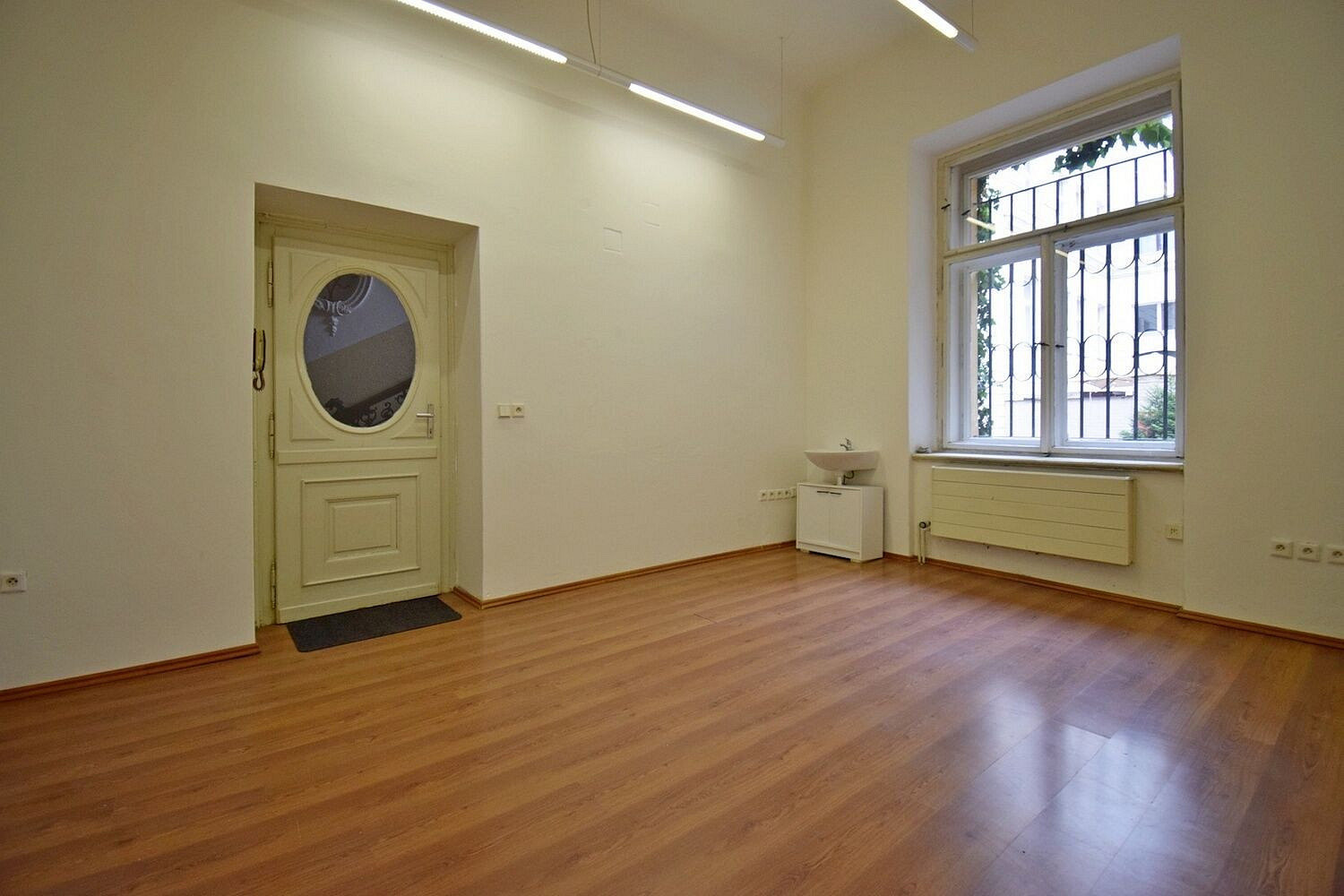 Pronájem kanceláře 22 m² — photo 2