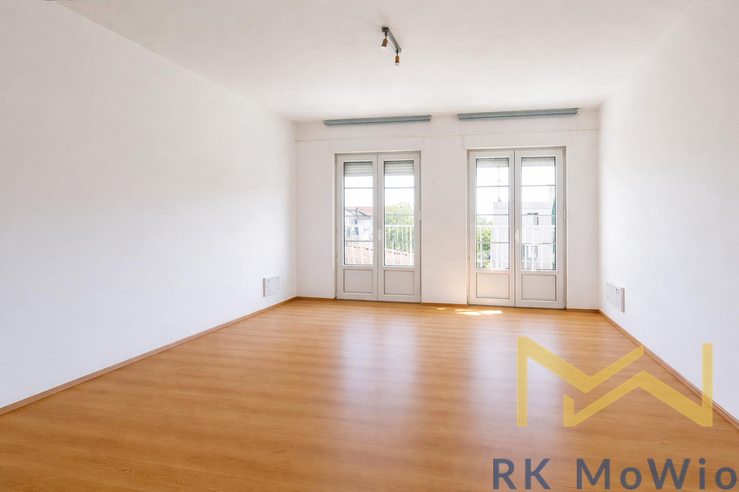Pronájem domu 365 m² s pozemkem 539 m² – fotografie 2