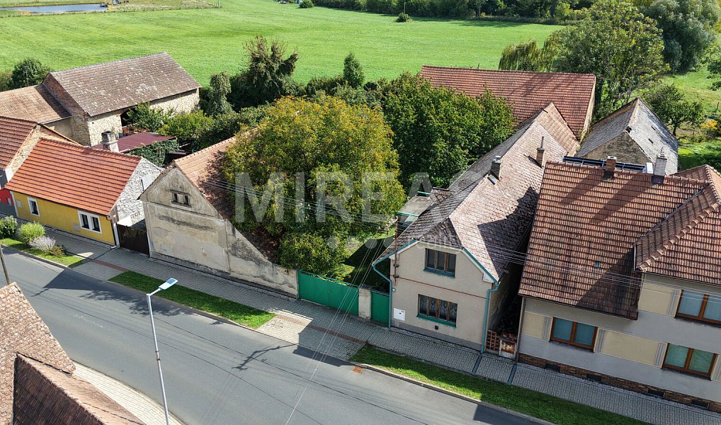 Prodej domu 105 m² s pozemkem 1 102 m², Milovice – náhled fotky 47
