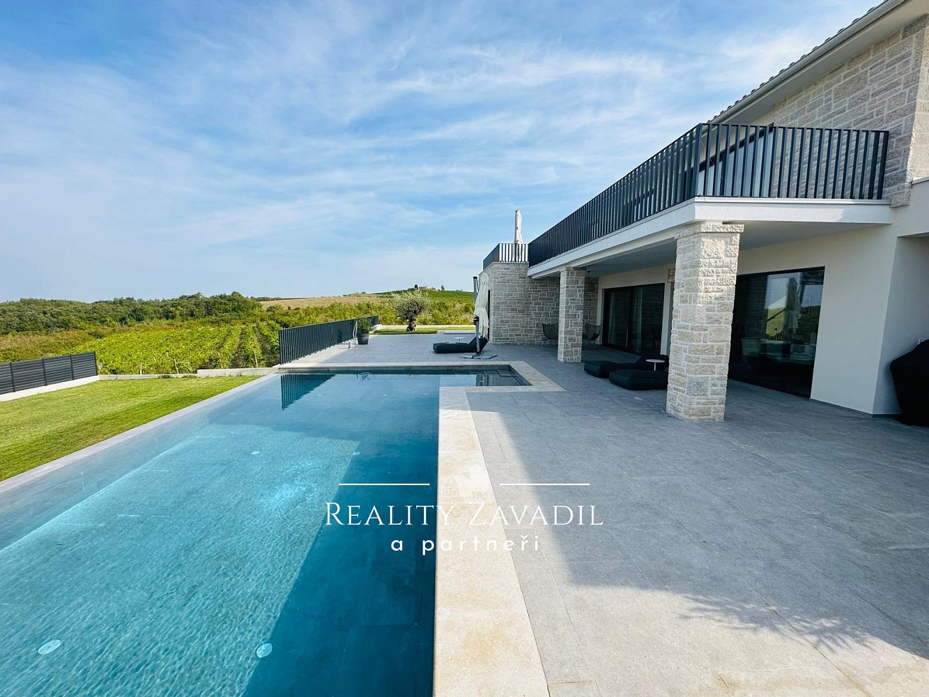 Prodej domu 430 m² s pozemkem 1 800 m² — photo 2