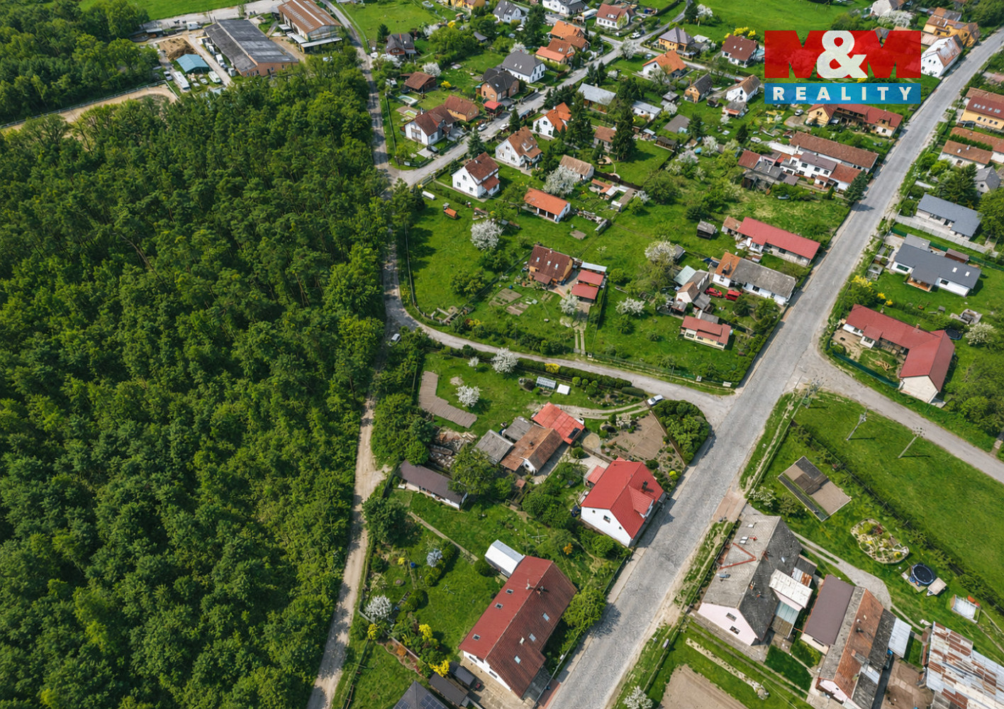 Prodej stavebního pozemku 914 m² — photo 2