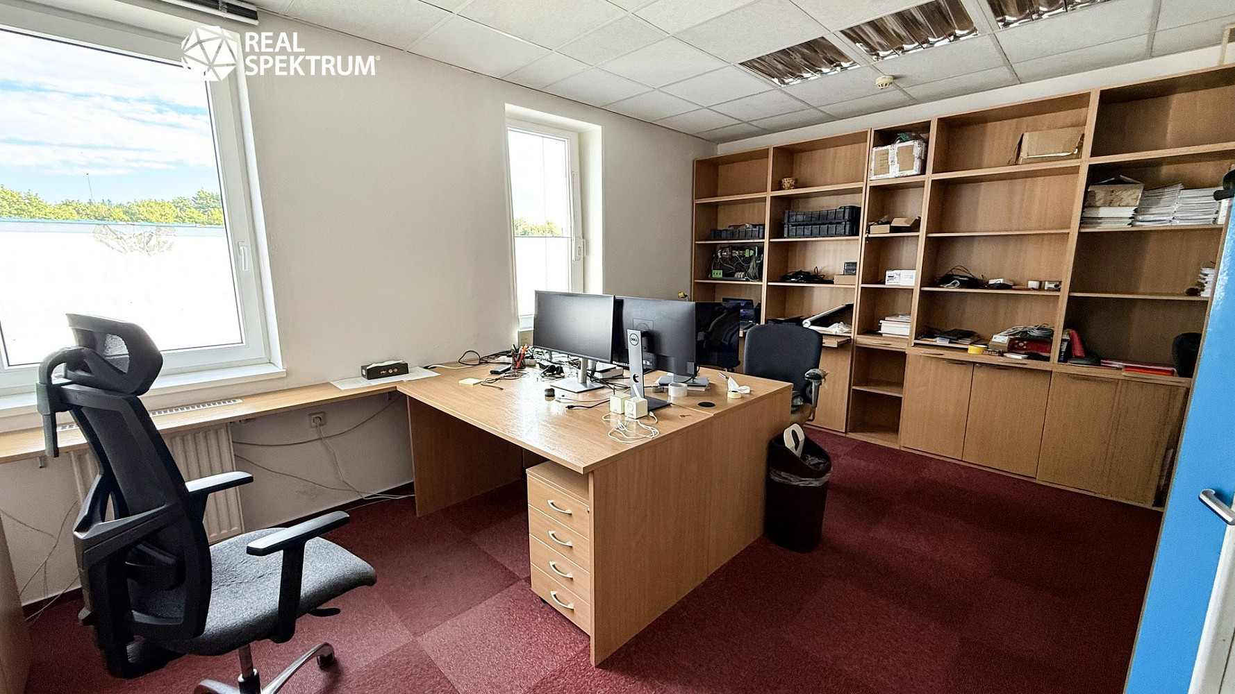 Pronájem kanceláře 269 m² – fotografie 3