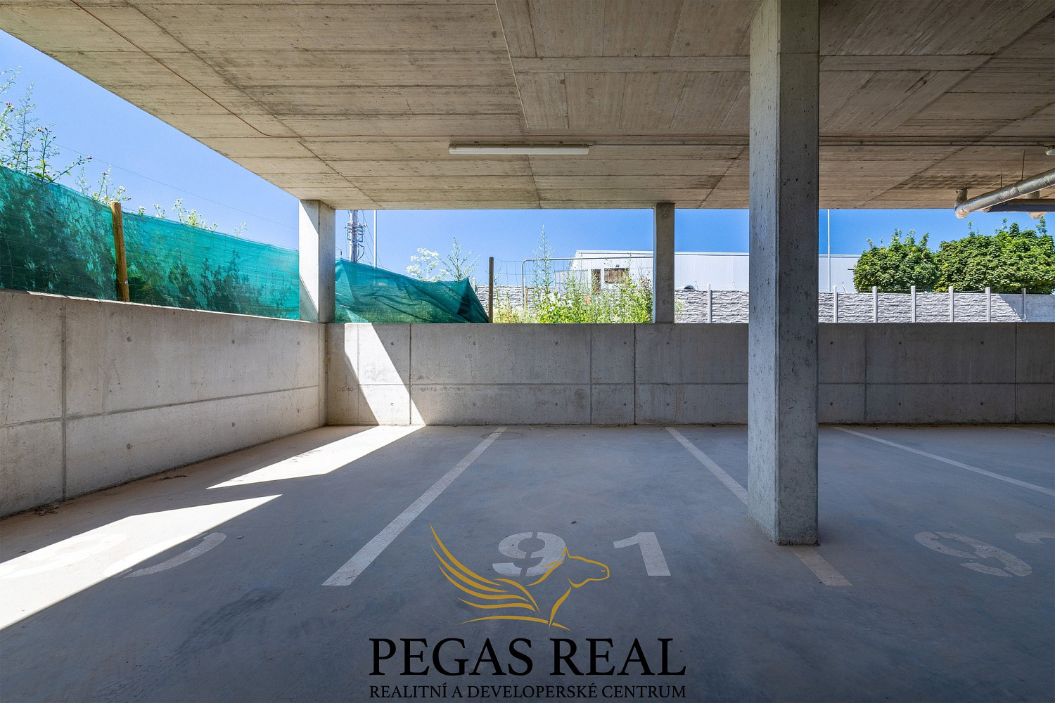 Pronájem parkovacího stání, 10 m2 - rezidence svratka - brno — photo 4