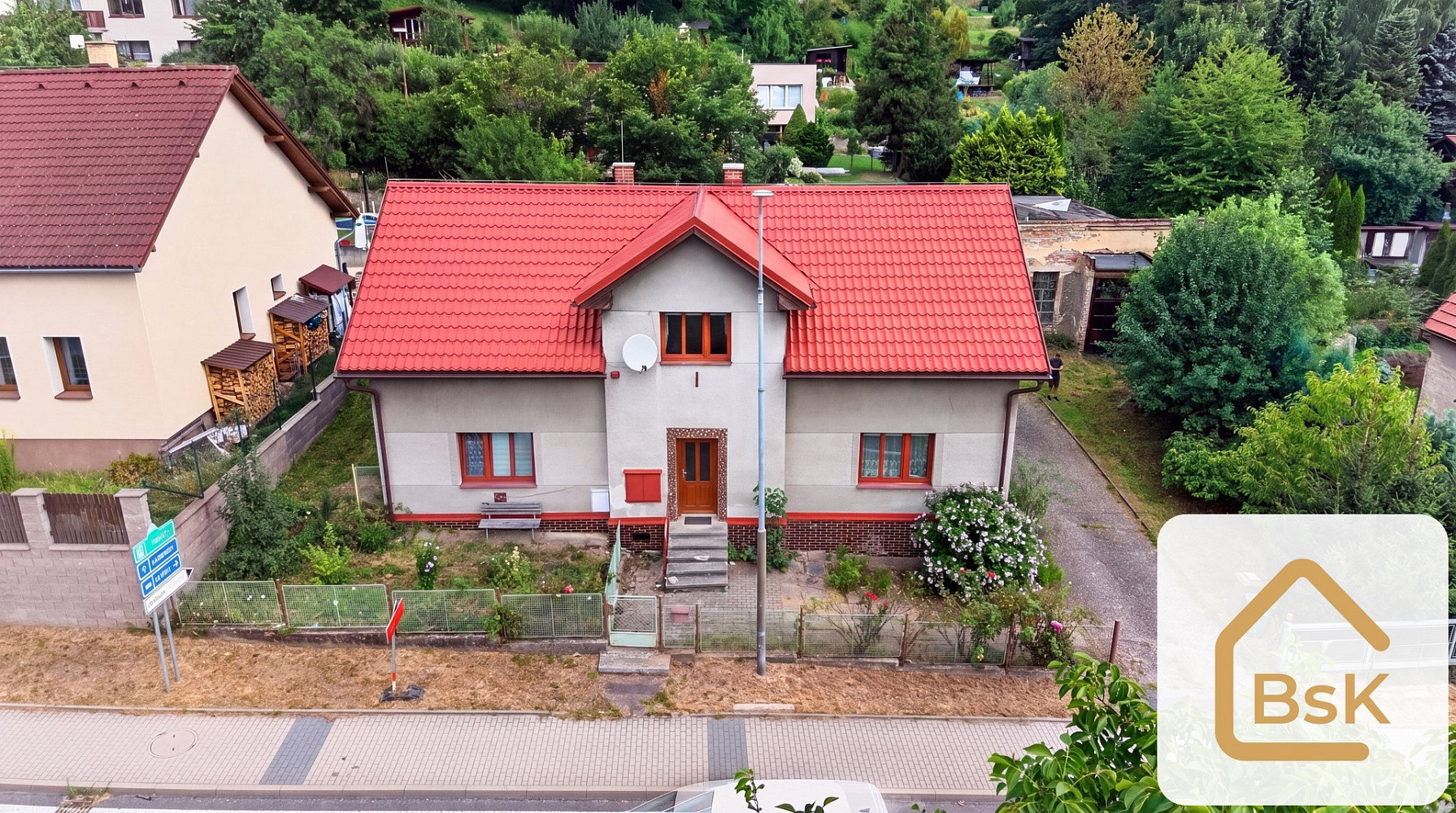 Prodej domu 292 m² s pozemkem 1 147 m²