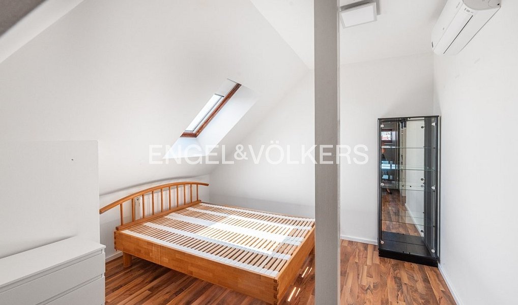 Pronájem bytu 4+kk 150 m², Praha – náhled fotky 8