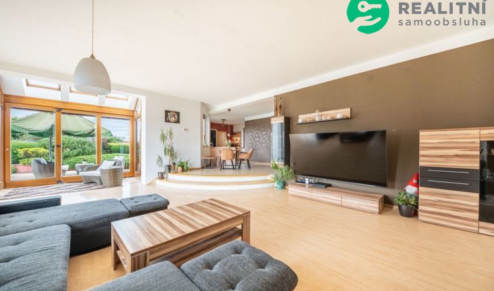 Prodej domu 257 m² s pozemkem 1 726 m², Tasovice – náhled fotky 6
