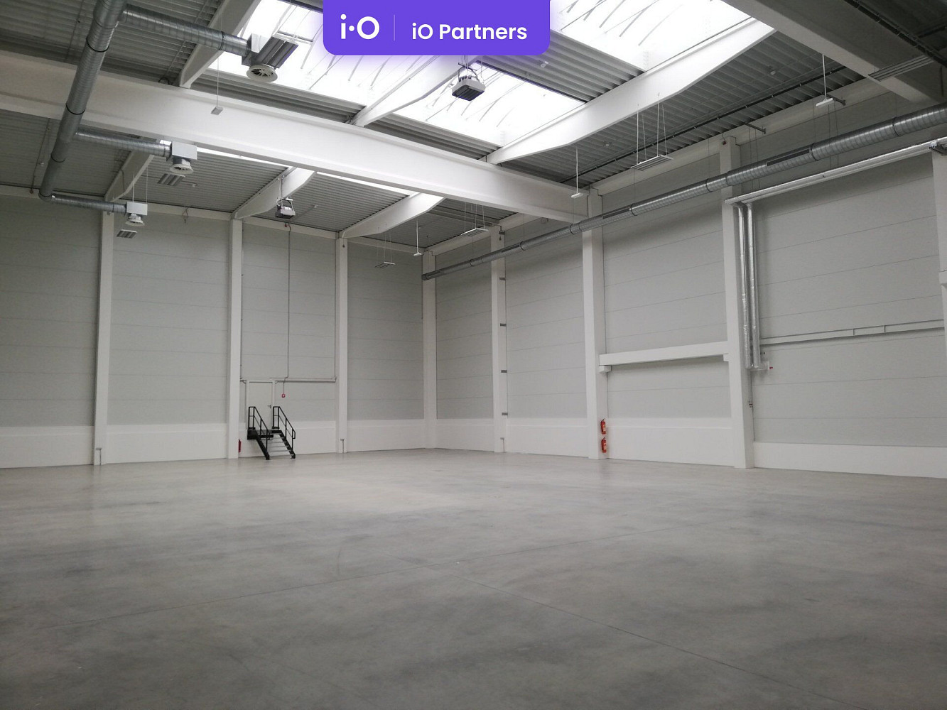 Pronájem skladovacích prostor 800 m² – fotografie 3