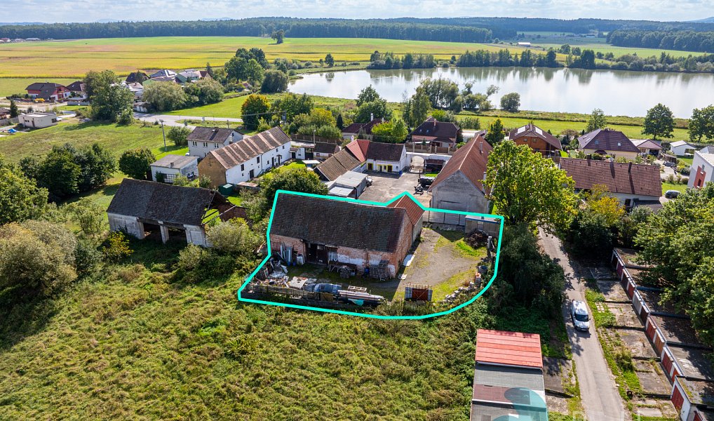 Prodej stavebního pozemku 1 008 m², České Budějovice – náhled fotky 2