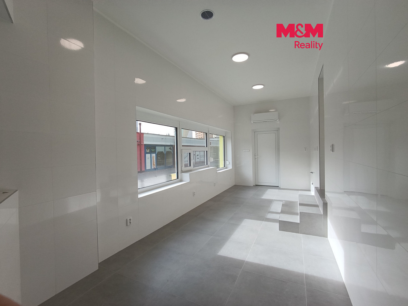 Pronájem obchodních prostor 25 m²