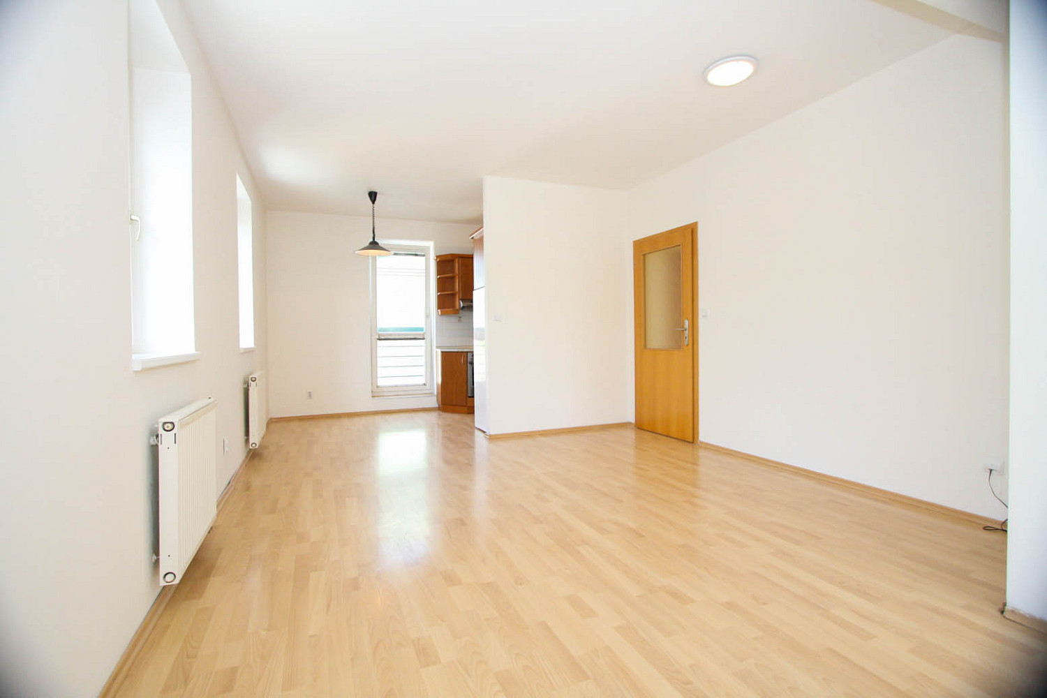 Pronájem bytu 3+kk 69 m² — photo 2
