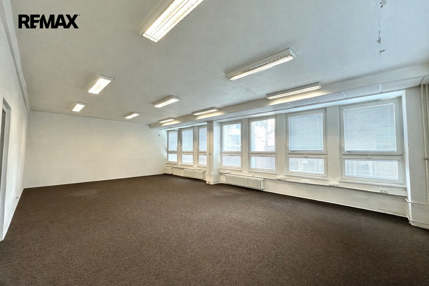 Pronájem kanceláře 78 m² – fotografie 3