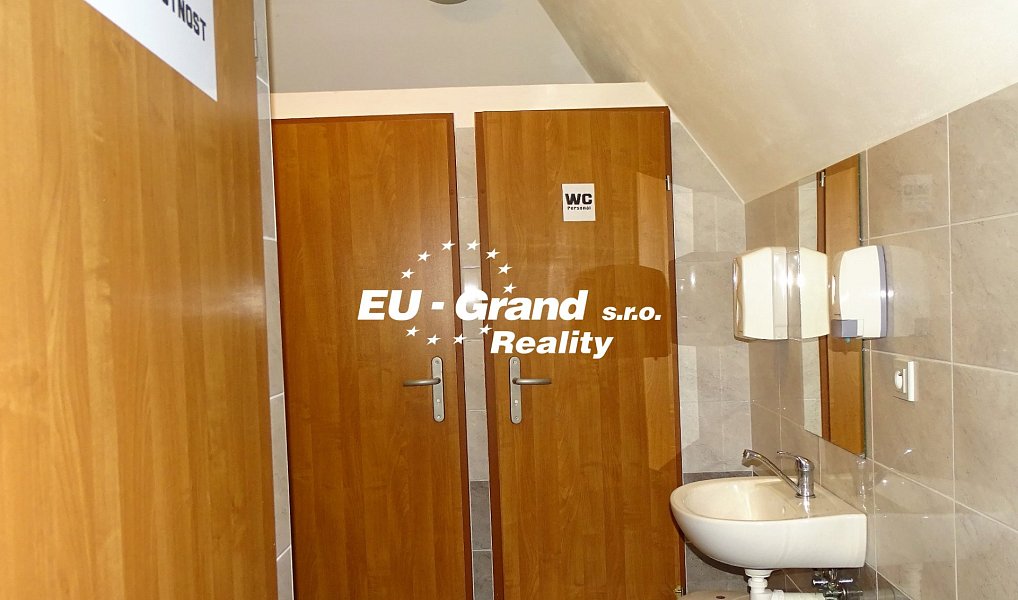 Prodej domu 325 m² s pozemkem 528 m², Šluknov – náhled fotky 25