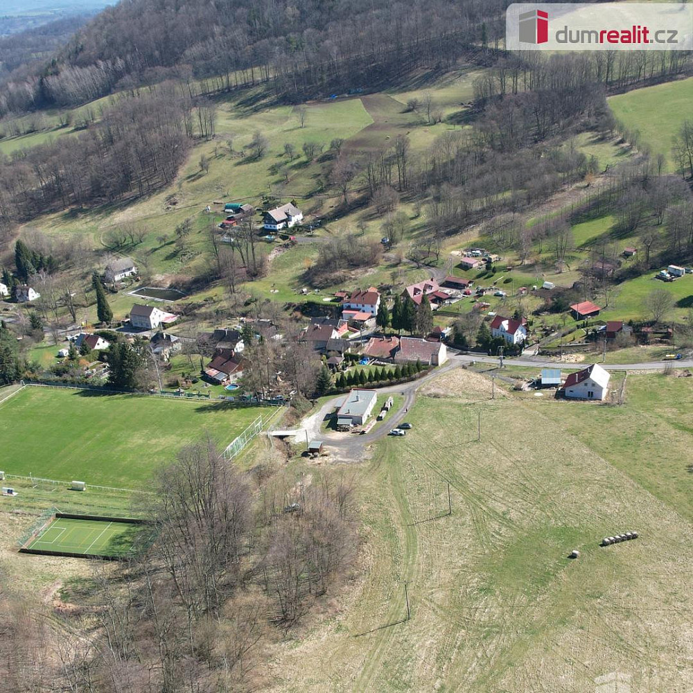 Prodej stavebního pozemku 1 263 m²