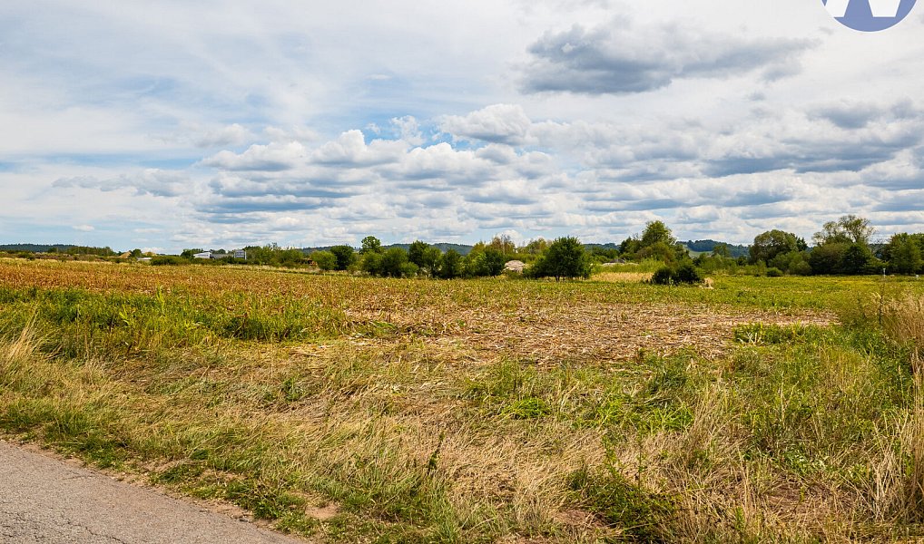 Prodej komerčního pozemku 1 700 m², Úsilné – náhled fotky 4