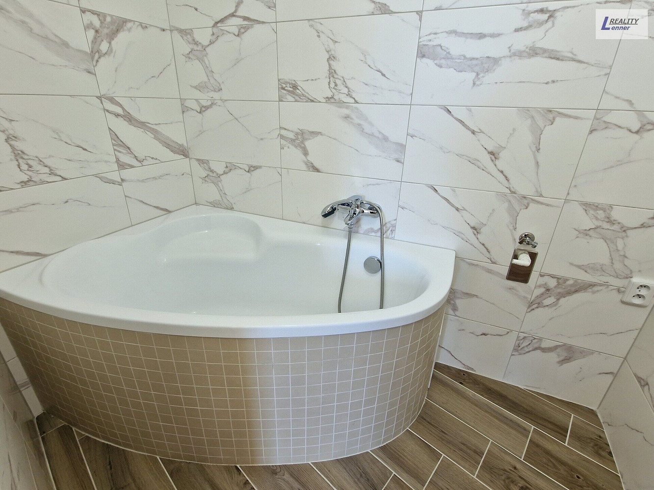 Pronájem bytu 2+1 65 m² – fotografie 4