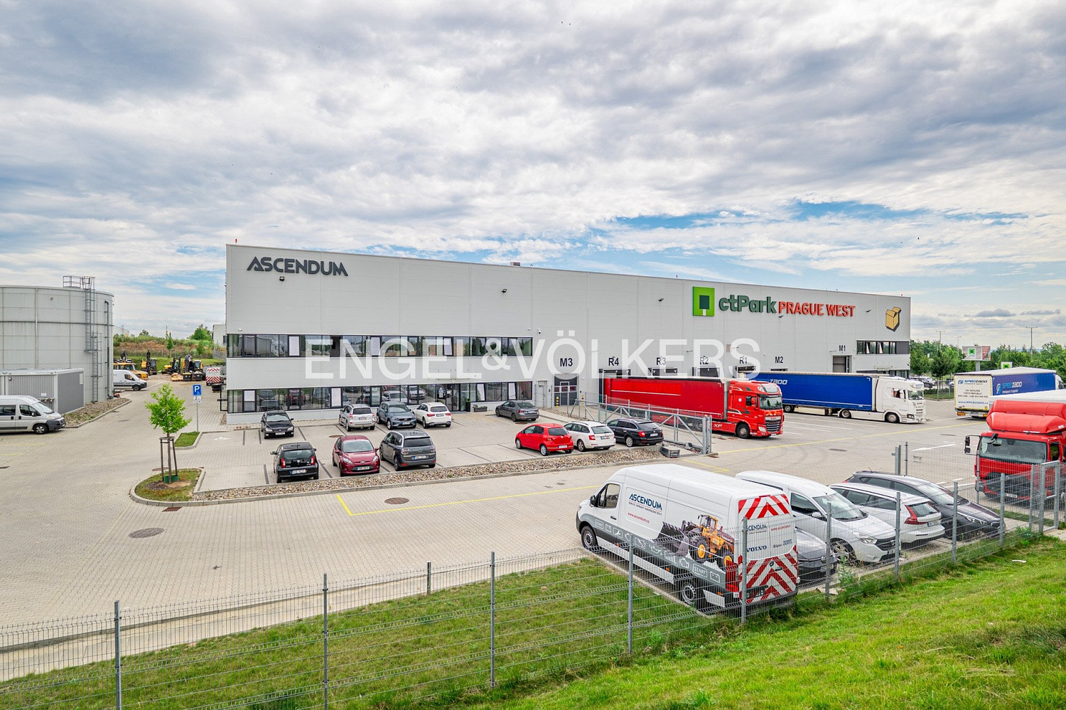 Pronájem skladovacích prostor 5 300 m² – fotografie 3