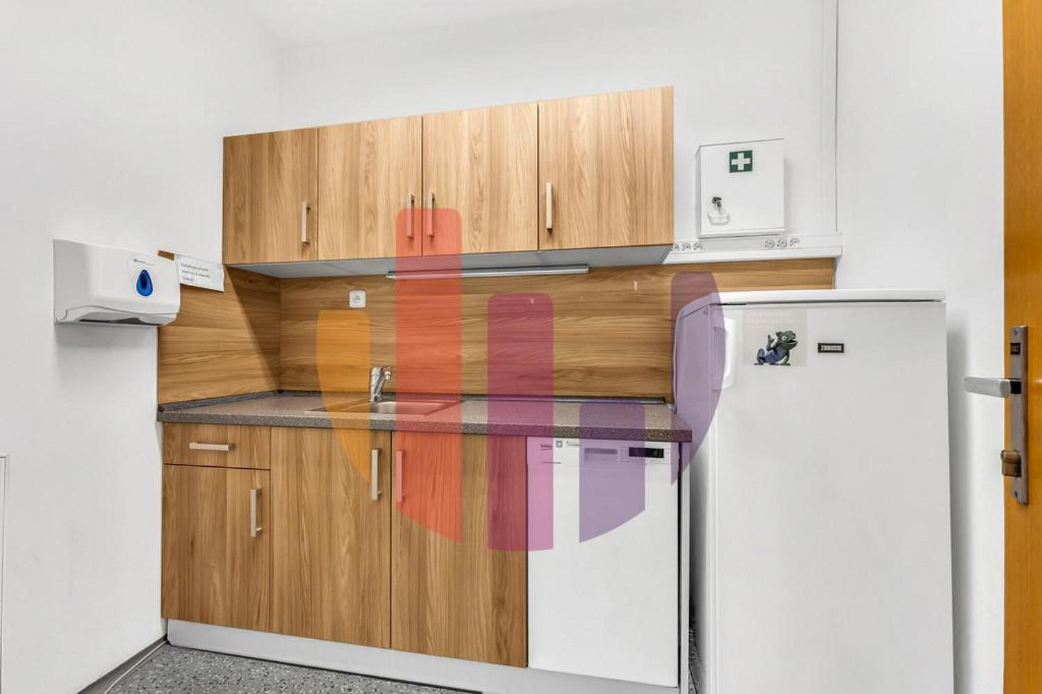 Pronájem kanceláře 1 329 m² — photo 5