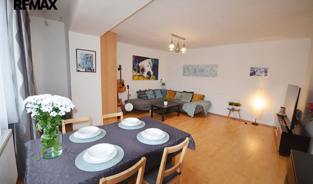 Prodej domu 200 m² s pozemkem 280 m², Slaný – náhled fotky 2