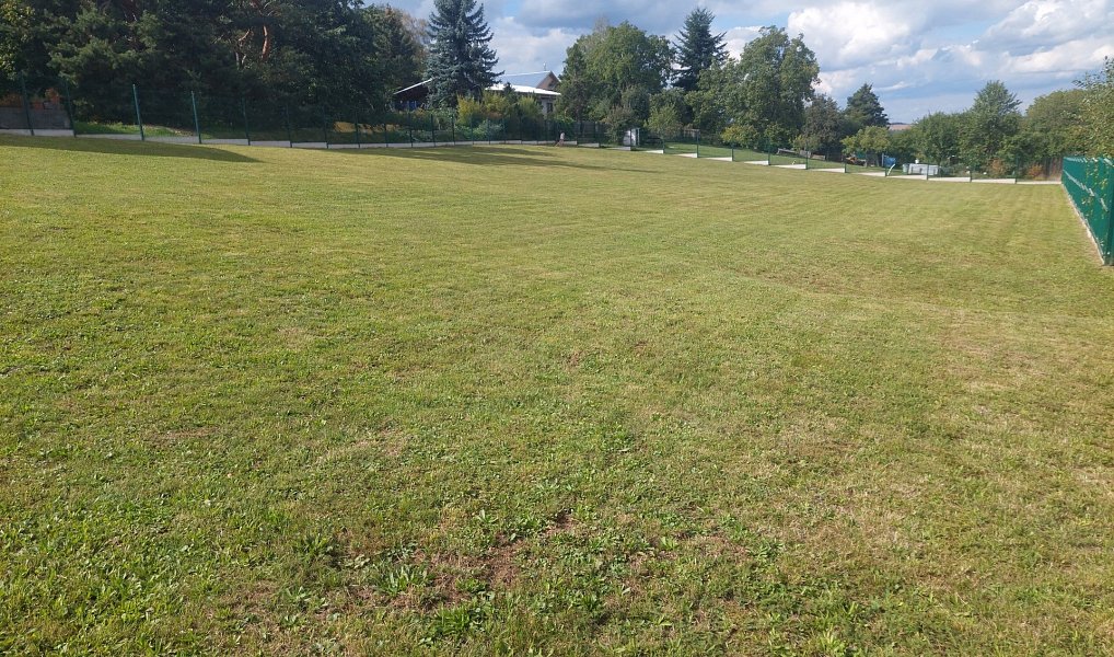 Prodej stavebního pozemku 1 702 m², Divišov – náhled fotky 7