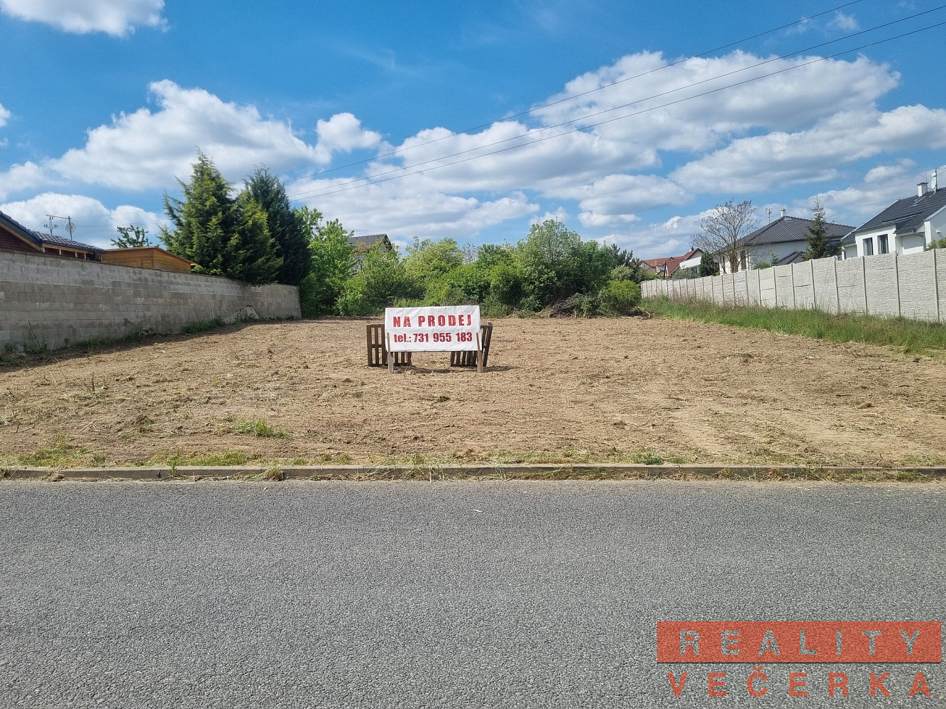 Prodej stavebního pozemku 640 m² – fotografie 2