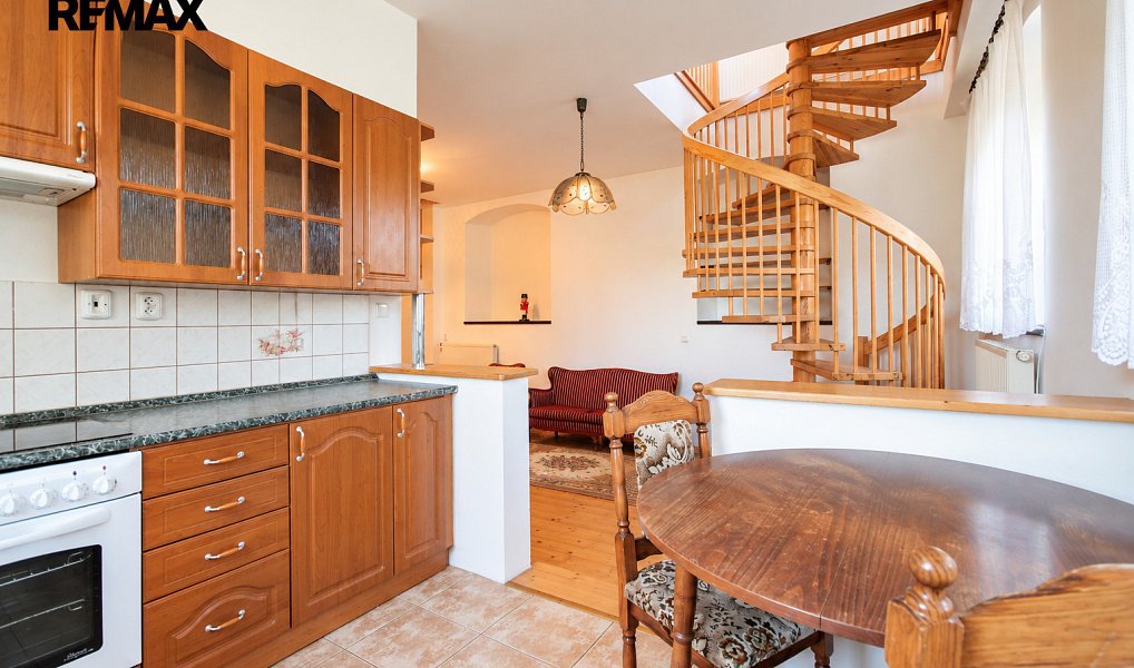 Prodej domu 200 m² s pozemkem 910 m², Kájov – náhled fotky 23
