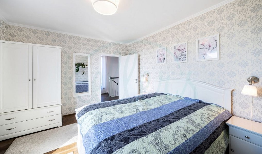 Prodej domu 244 m² s pozemkem 972 m², Vysoký Újezd – náhled fotky 19