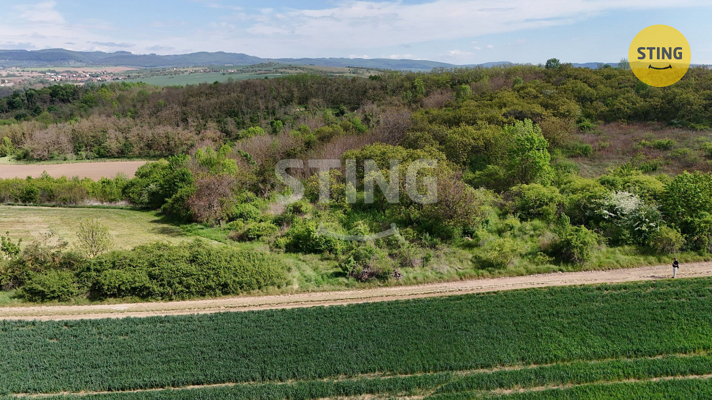 Prodej pozemku 1 561 m² – pohled 3